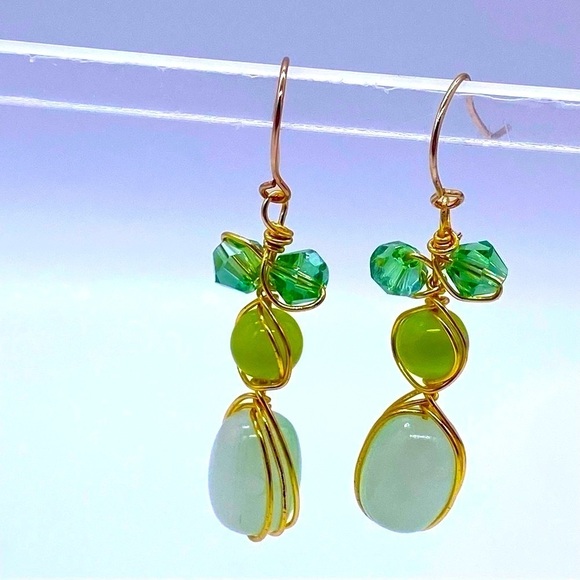 Green cat eyes and crystal gold plated wired women handmade earrings. New - Picture 2 of 5